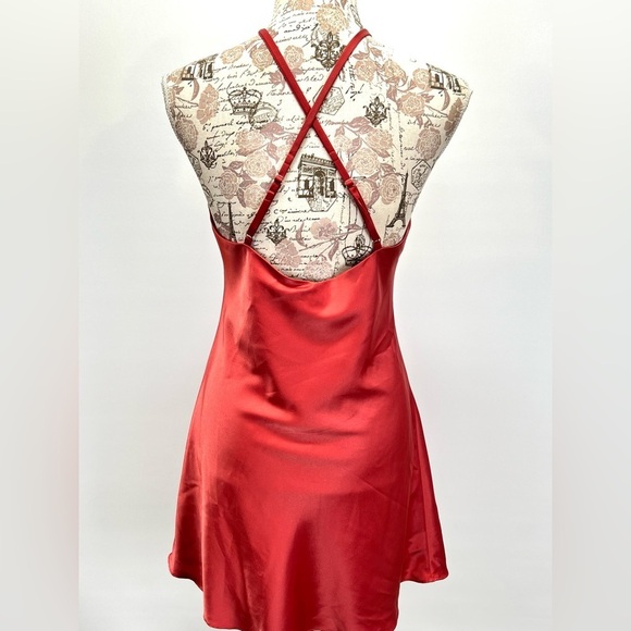 LULU'S Rose Red halter neck satin mini dress size L - Picture 6 of 15